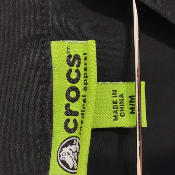 GENTLY USED CROCS NURSING BLACK AND GREEN SCRUB TOP - Picture 2 of 7